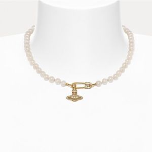 Vivienne Westwood Lucrece pearl necklace Gold